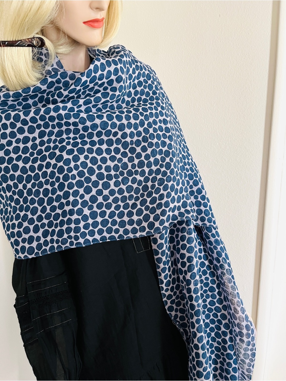 Gudrun Sjoden 100% Linen Pebble Dots Scarf Wrap Dot Shawl Generous Size 76" x 21